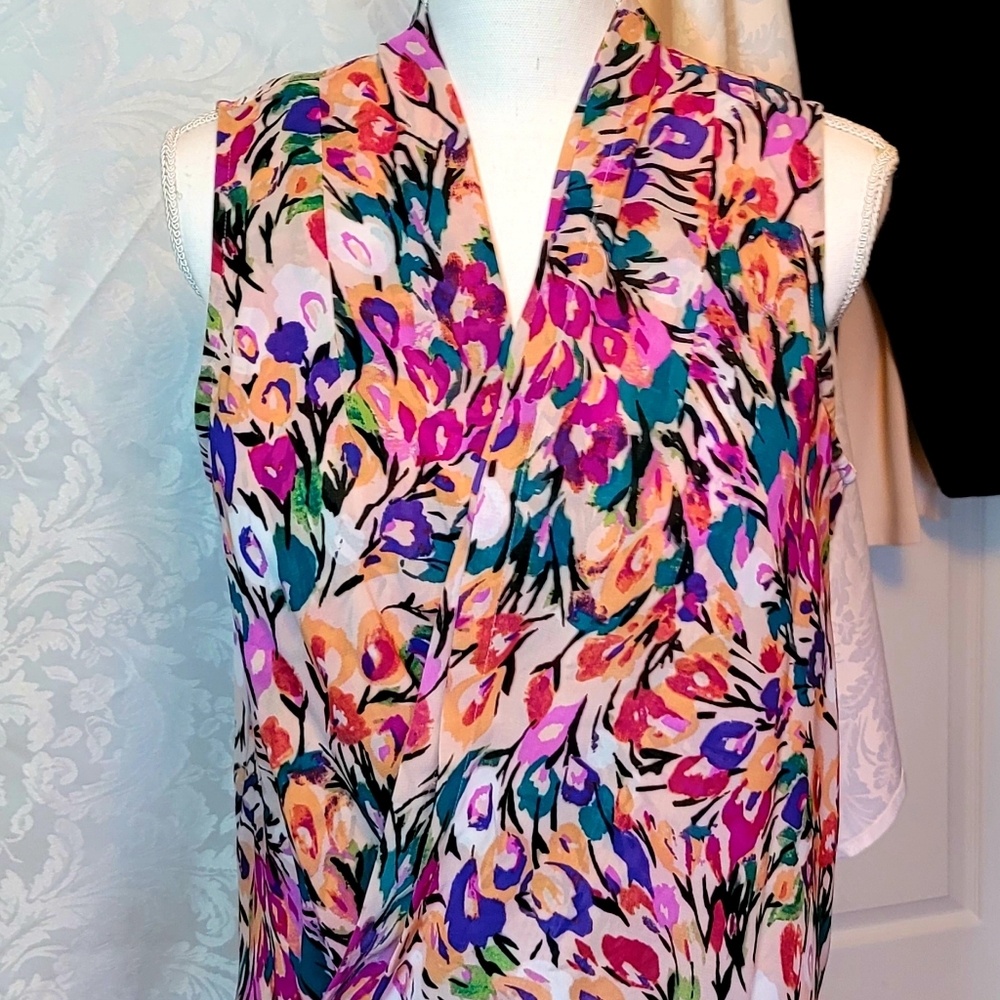 Sleeveless blouse